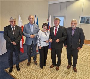 Medzinárodný seminár na tému Školstvo a odbory v krajinách V4 a na Ukrajine